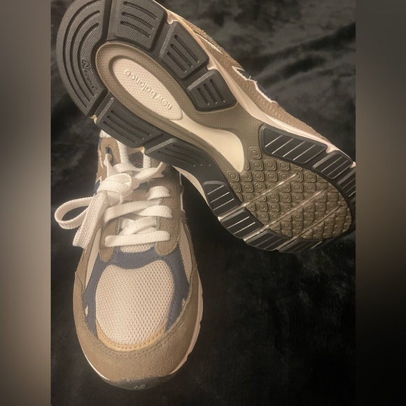 New Balance 990 v3 Dark Camo (Big Kid) - Picture 2 of 10